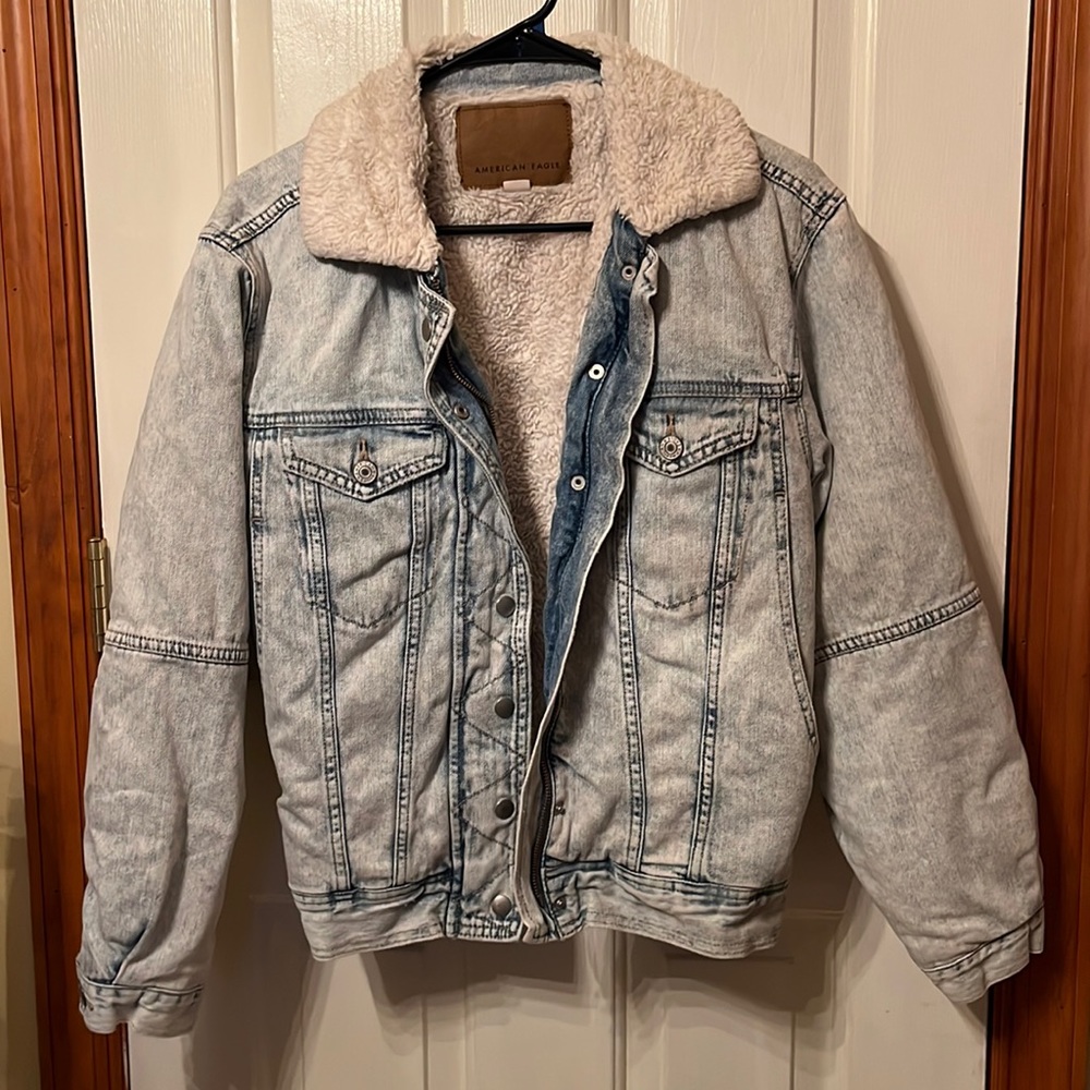 American Eagle Acid Wash Insulated Denim Jean Jacket